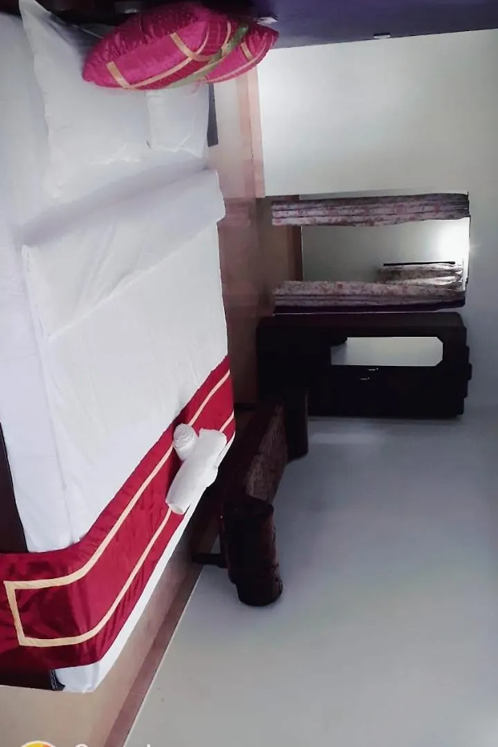Familycare Homestay Munnar